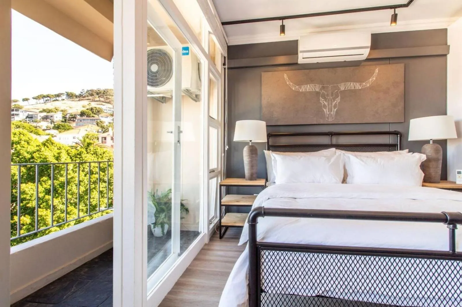 Vibrant Cascade Apartment Cape Town South Africa